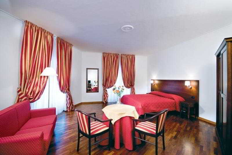 Inn Rome Rooms & Suites Номер фото